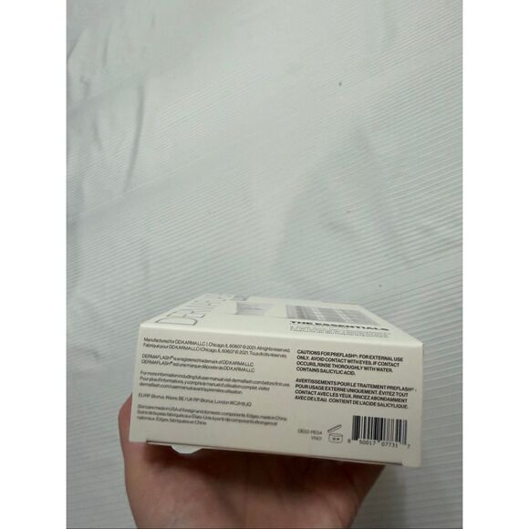 Dermaflash Luxe + The Essentials 4 Week Sonic Dermaplaning Refill Kit NEW SEALED - Picture 4 of 7